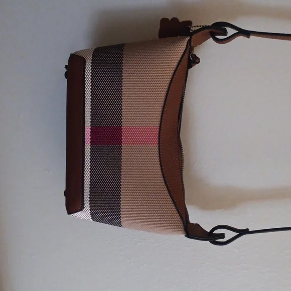 Stylish Tan and Brown Crossbody Bag - Picture 2 of 7